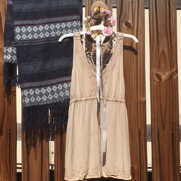 Earthbound Tan Embroidered Crochet Tank Top Size M - Picture 7 of 7